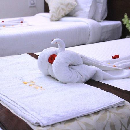 Hotel Zuri Guntūr Екстериор снимка